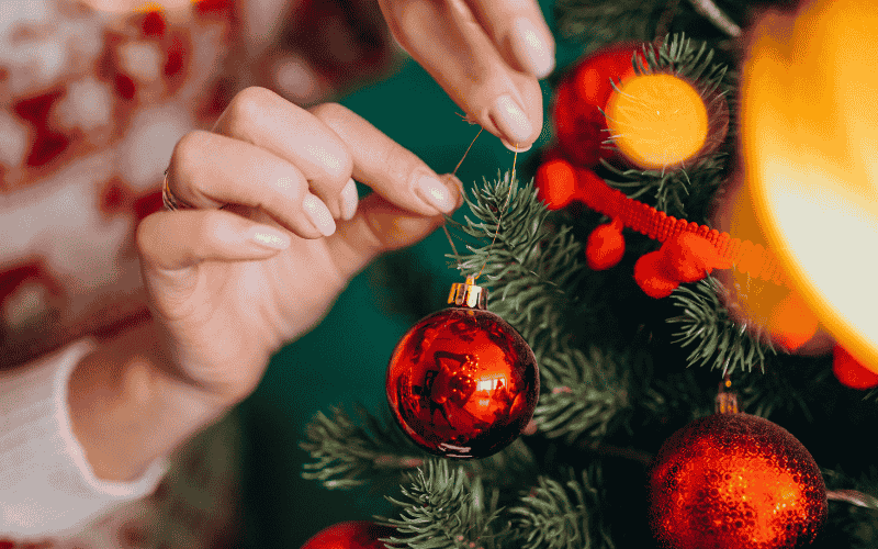 Christmas Nail Art Ideas 2025: Festive & Easy Designs to Try